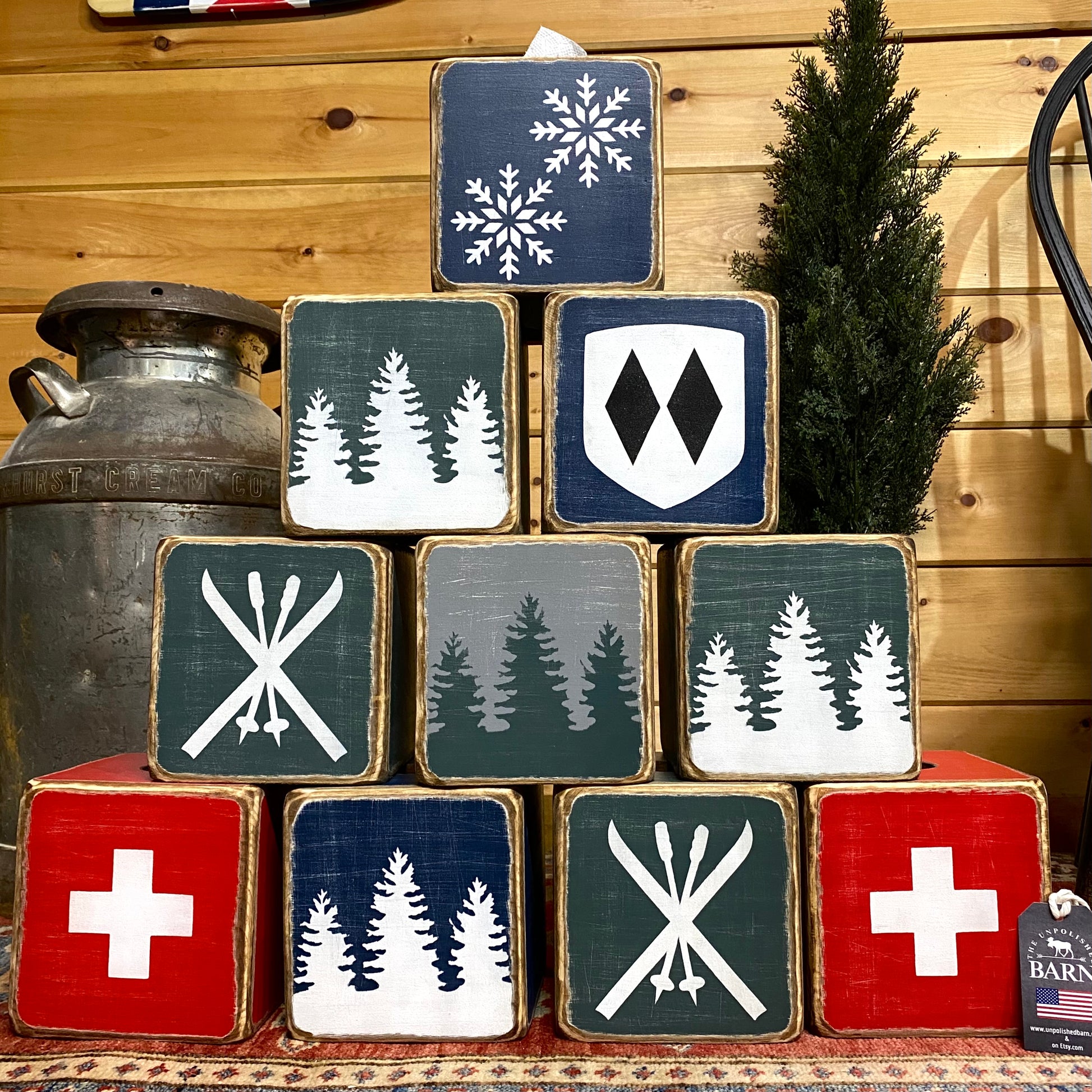 Ski lodge decor tissue boxes