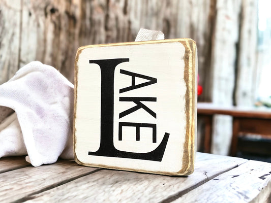 Lake house tissue box